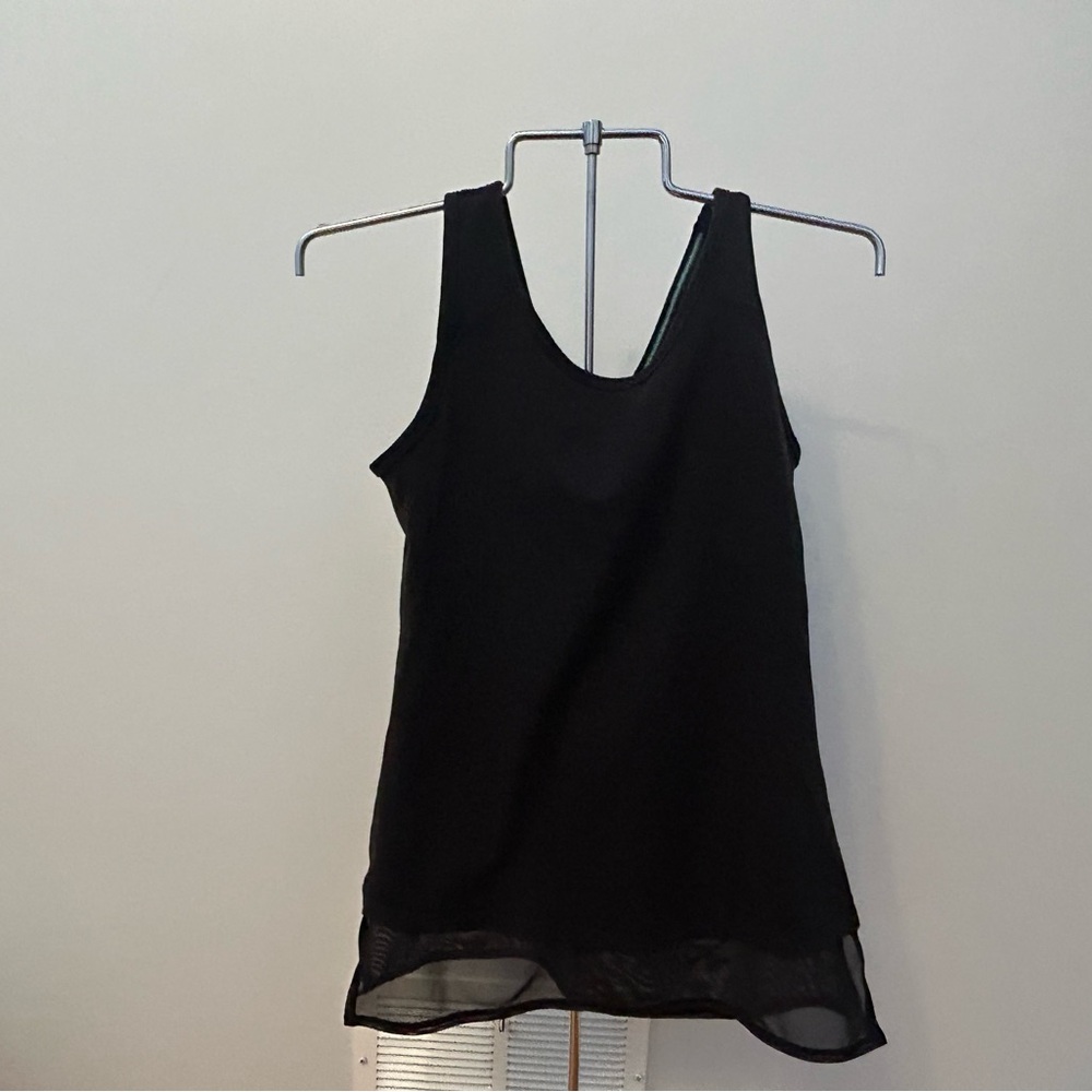 Ivivva black Tank with ability to add cups